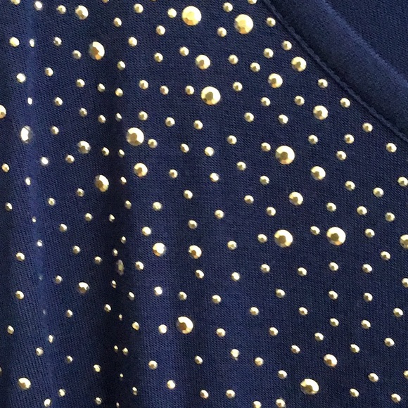 New Women’s Top - Picture 3 of 3